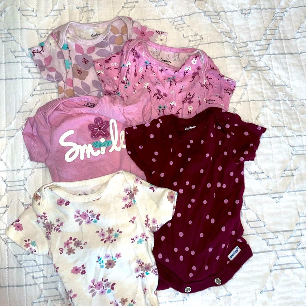 Bundle of newborn onesies, all clean and no stains